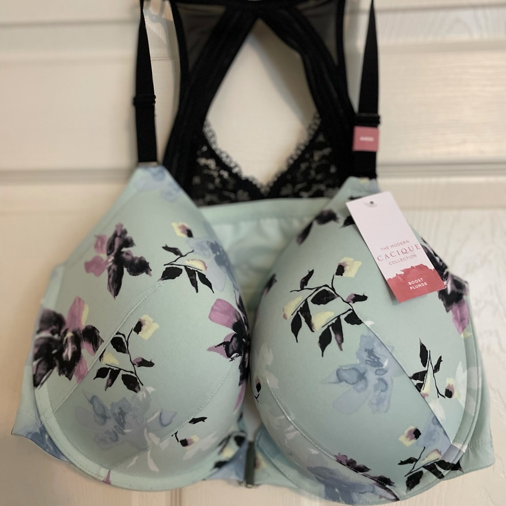 NWT front close 44dd cacique bra